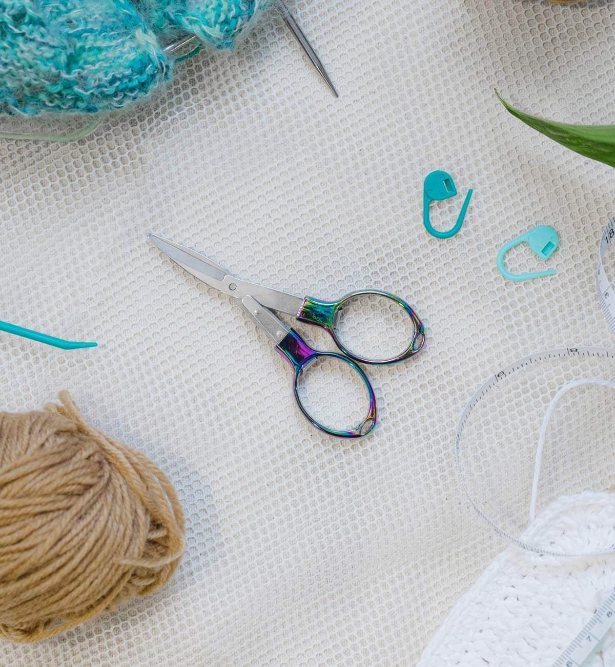 Mindful Rainbow Scissors by KnitPro compact and colorful