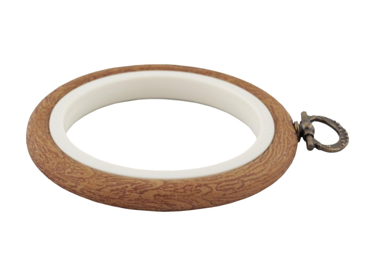 Woodgrain finish ROUND hoop.