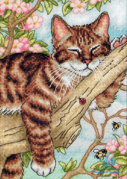 Dimensions Gold Collection NAPPING KITTEN Kit with white Aida fabric