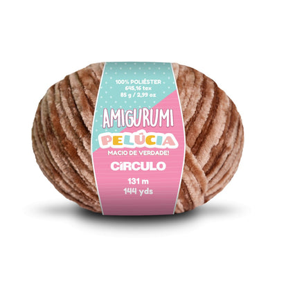 Circulo Pelucia Yarn with a plush, velvety feel for crafting.