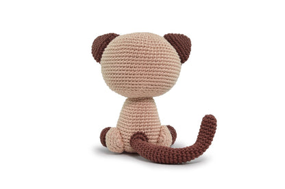 Create a stunning Siamese Cat with Circulo's Amigurumi Kit.